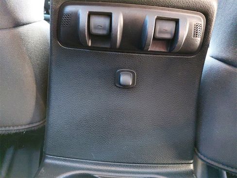 Used 2018 Jeep Wrangler Unlimited Sahara image 20