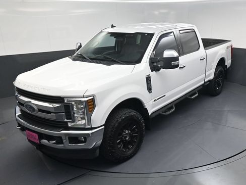 Used 2019 Ford F250 XLT w/ XLT Premium Package AWD/4WD image 15