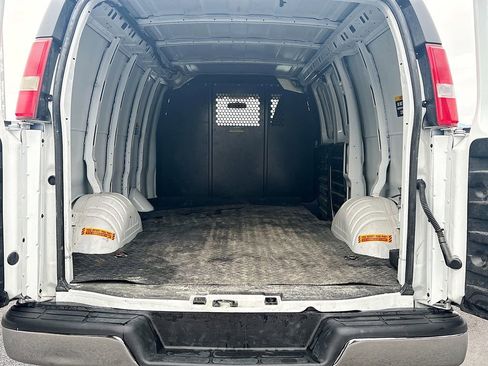 Used 2025 Chevrolet Express 2500 w/ Driver Convenience Package image 22