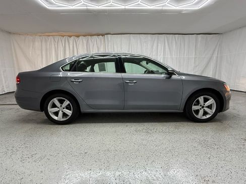 Used 2012 Volkswagen Passat 2.5 SE image 2