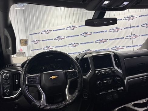 Used 2021 Chevrolet Silverado 1500 LT w/ Z71 Off-Road Package AWD/4WD image 2