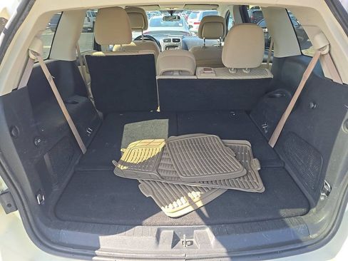 Used 2013 Dodge Journey SXT w/ Flexible Seating Group FWD image 2