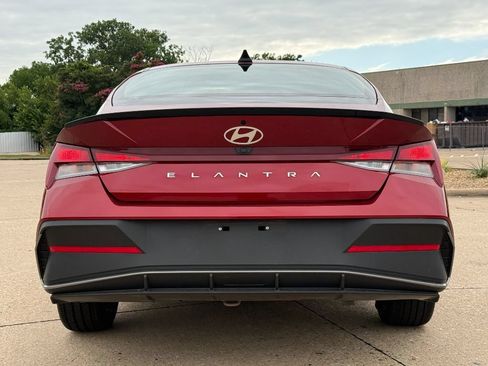 Used 2025 Hyundai Elantra Sport FWD image 5