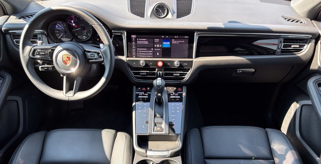 Certified 2026 Porsche Macan AWD/4WD image 23