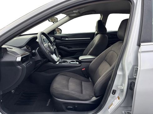 Used 2023 Nissan Altima 2.5 SV image 14