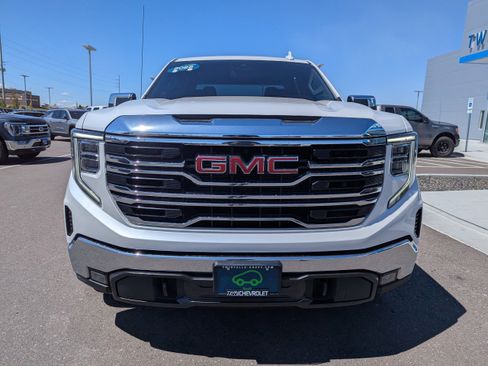 Certified 2022 GMC Sierra 1500 SLT w/ SLT Premium Package AWD/4WD image 5