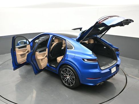Certified 2025 Porsche Cayenne S AWD/4WD image 29