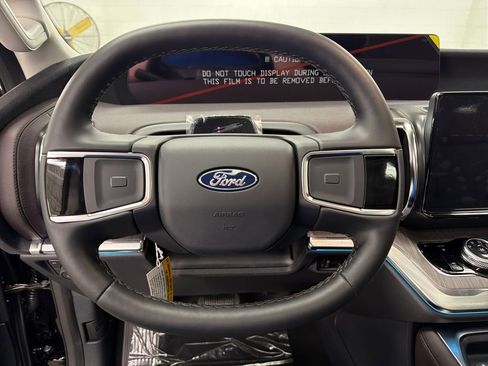 New 2026 Ford Expedition Platinum image 19