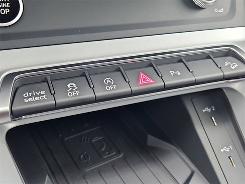 New 2025 Audi Q3 2.0T Premium image 10