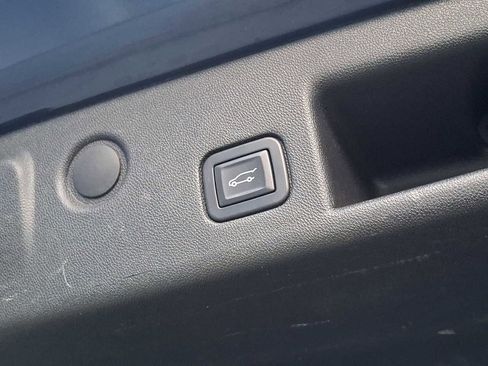 Used 2018 Chevrolet Equinox LT image 28