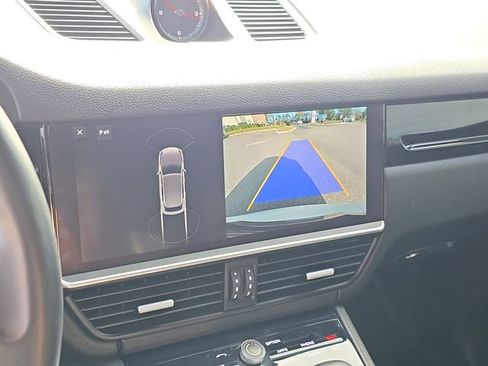 Used 2019 Porsche Cayenne S image 25