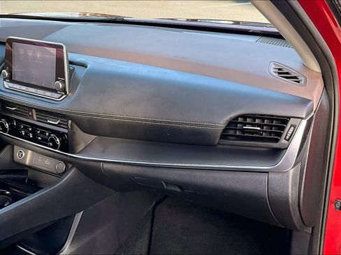 Used 2021 Nissan Rogue S image 13