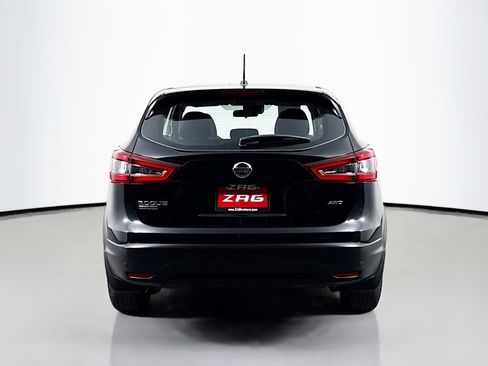 Used 2020 Nissan Rogue Sport S image 4