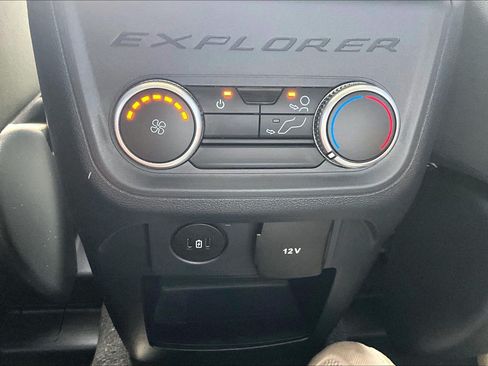 Used 2025 Ford Explorer Active w/ Active Comfort Package AWD/4WD image 33