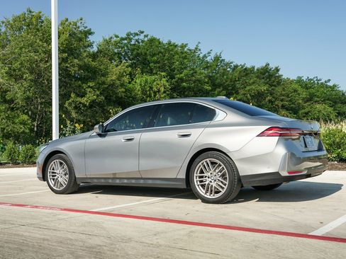 Certified 2024 BMW 530i w/ Convenience Package image 10