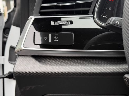 New 2026 Audi SQ8 Premium Plus AWD/4WD image 18