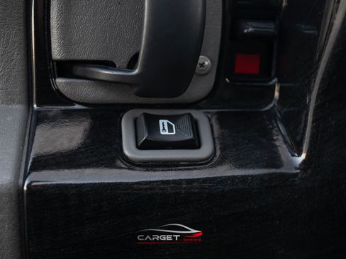 Used 2017 Chevrolet Express 2500 image 39