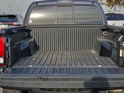 Used 2022 Toyota Tacoma SR w/ SR Convenience Package image 12