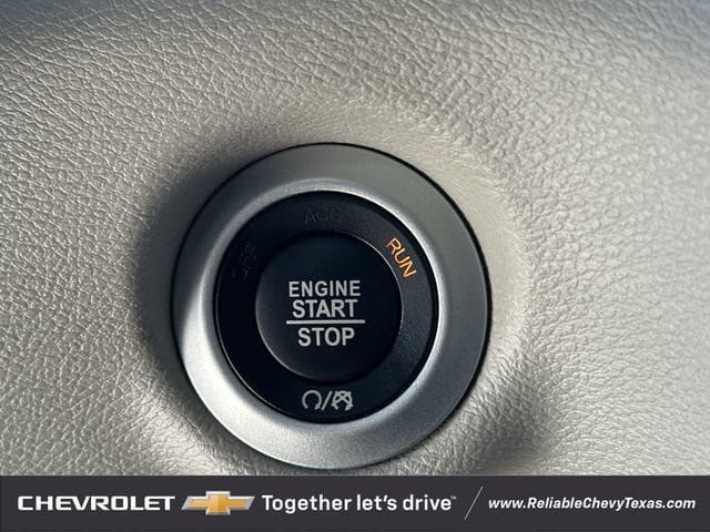Used 2022 Chrysler Voyager LX FWD image 21