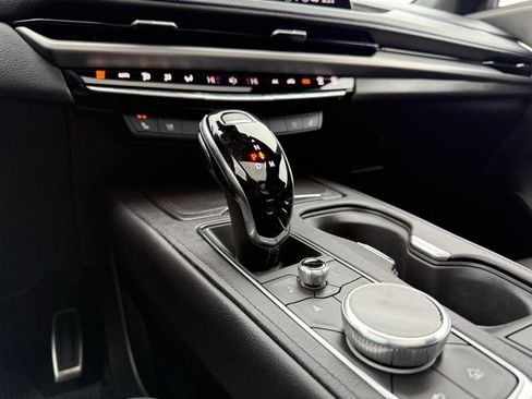 Used 2024 Cadillac XT4 Sport image 41