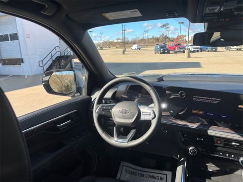 New 2026 Chevrolet Suburban Z71 image 26