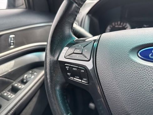 Used 2016 Ford Explorer XLT AWD/4WD image 29