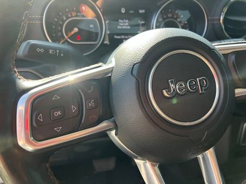 Used 2022 Jeep Gladiator Overland AWD/4WD image 17