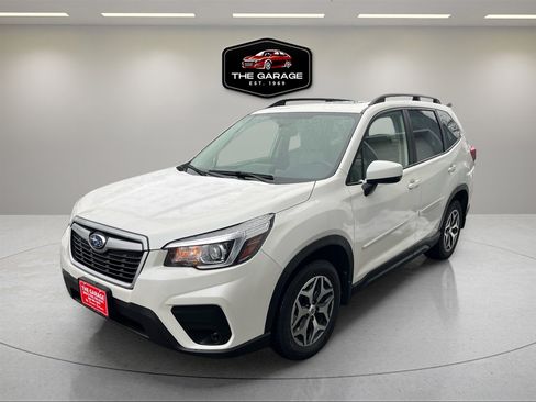 Used 2020 Subaru Forester Premium image 2