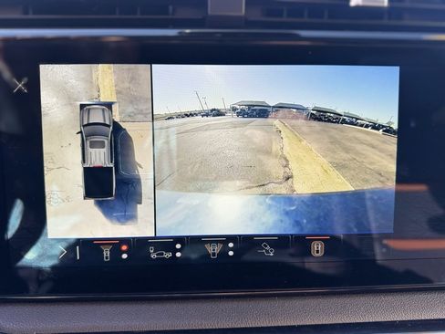 Used 2024 GMC Sierra 1500 AT4 w/ Technology Package image 13