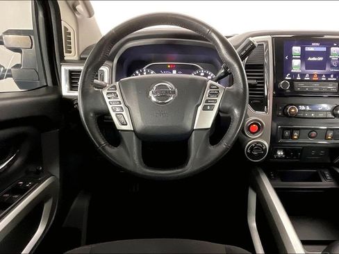 Used 2021 Nissan Titan SV w/ SV Convenience Package image 7