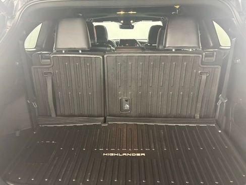 Used 2023 Toyota Highlander XSE FWD image 37