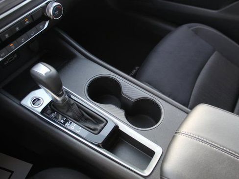 Used 2025 Nissan Altima 2.5 SV image 21