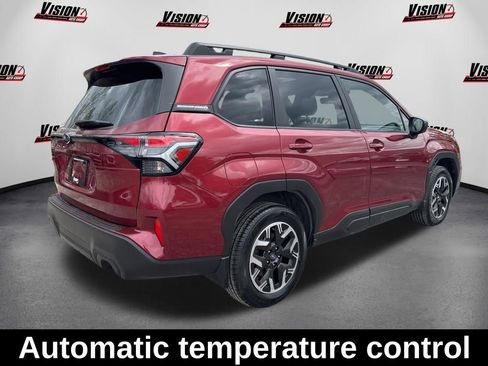 Used 2025 Subaru Forester Premium AWD/4WD image 5