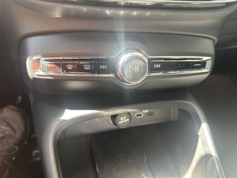 Used 2023 Volvo C40 P8 Recharge Plus image 22