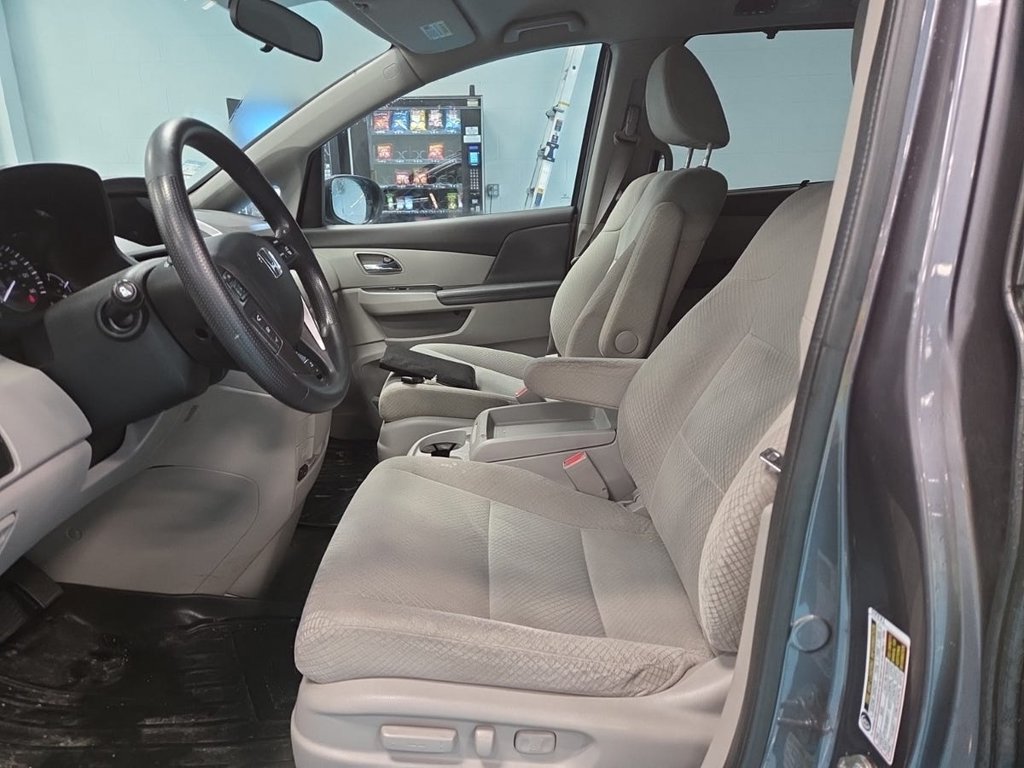 Used 2015 Honda Odyssey EX image 9