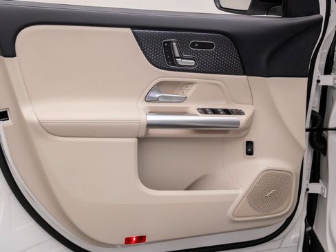New 2026 Mercedes-Benz GLA 250 4MATIC image 12