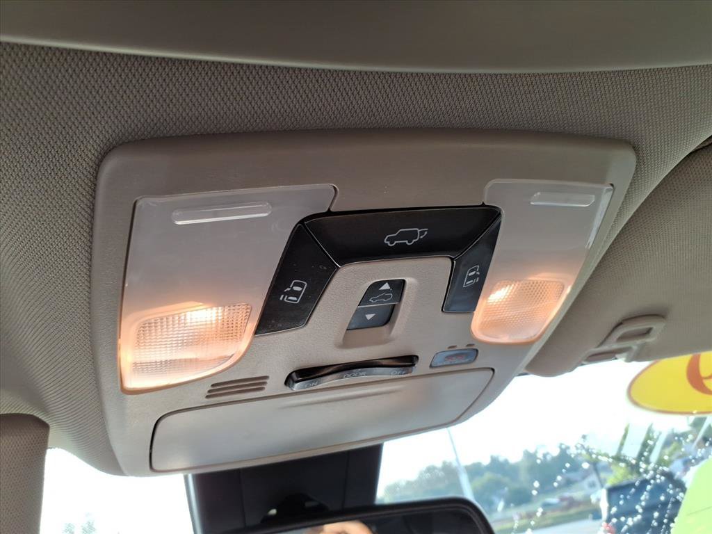 Used 2019 Toyota Sienna XLE w/ XLE Navigation Package FWD image 36