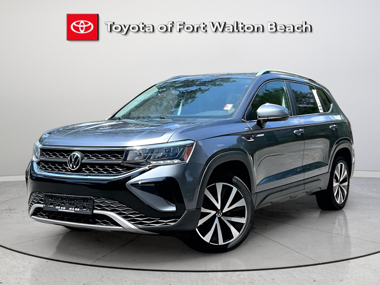Used 2022 Volkswagen Taos SE w/ IQ.Drive SE Package FWD image 1