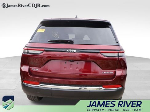 Used 2024 Jeep Grand Cherokee Limited AWD/4WD image 12