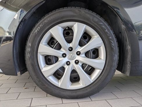 Used 2020 Toyota Corolla LE FWD image 13