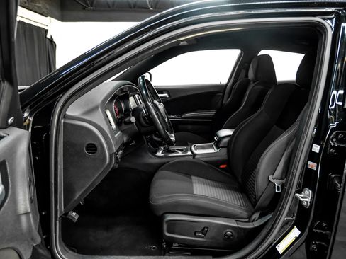 Used 2022 Dodge Charger R/T RWD image 4