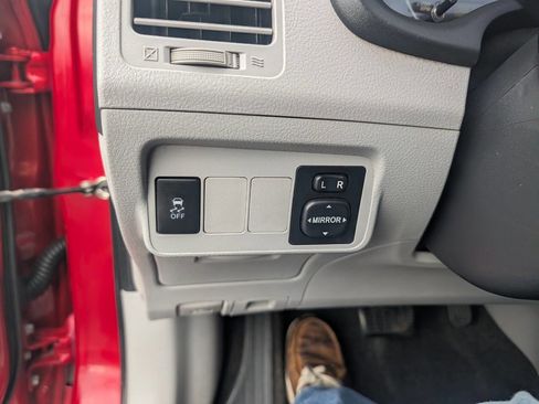 Used 2011 Toyota Corolla LE image 13