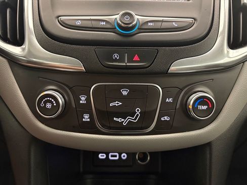 Used 2022 Chevrolet Equinox LS AWD/4WD image 8