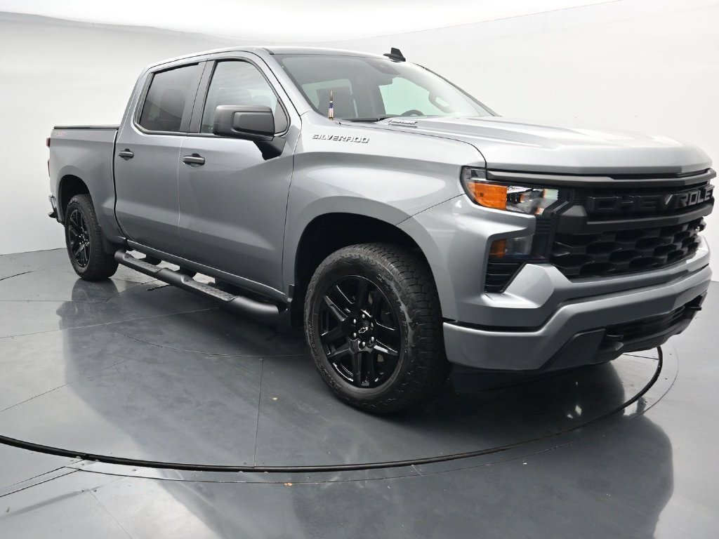 Used 2024 Chevrolet Silverado 1500 Custom AWD/4WD image 2