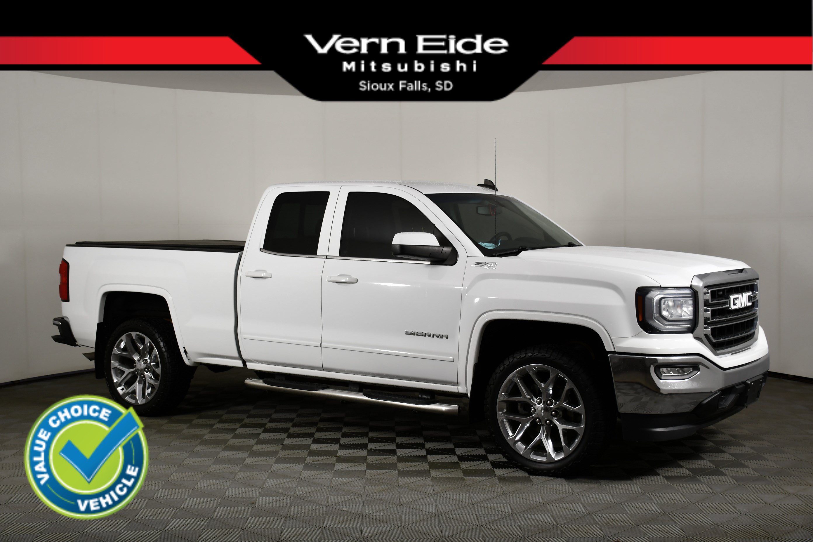 Used 2018 GMC Sierra 1500 SLE w/ SLE Value Package AWD/4WD image 1