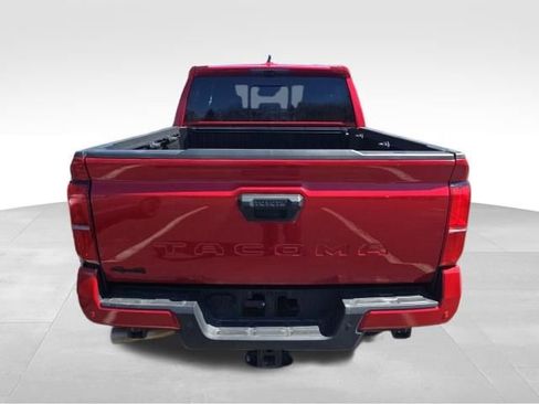 Used 2024 Toyota Tacoma TRD Off-Road w/ TRD Off Road Premium Package image 4