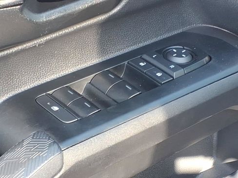 Used 2025 Toyota Tacoma SR5 AWD/4WD image 14