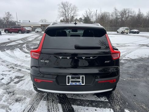 Used 2025 Volvo XC40 B5 Core image 6