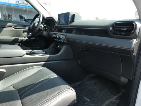 Used 2024 Honda Pilot Elite image 15