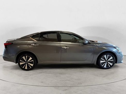 Used 2022 Nissan Altima 2.5 SV AWD/4WD image 7